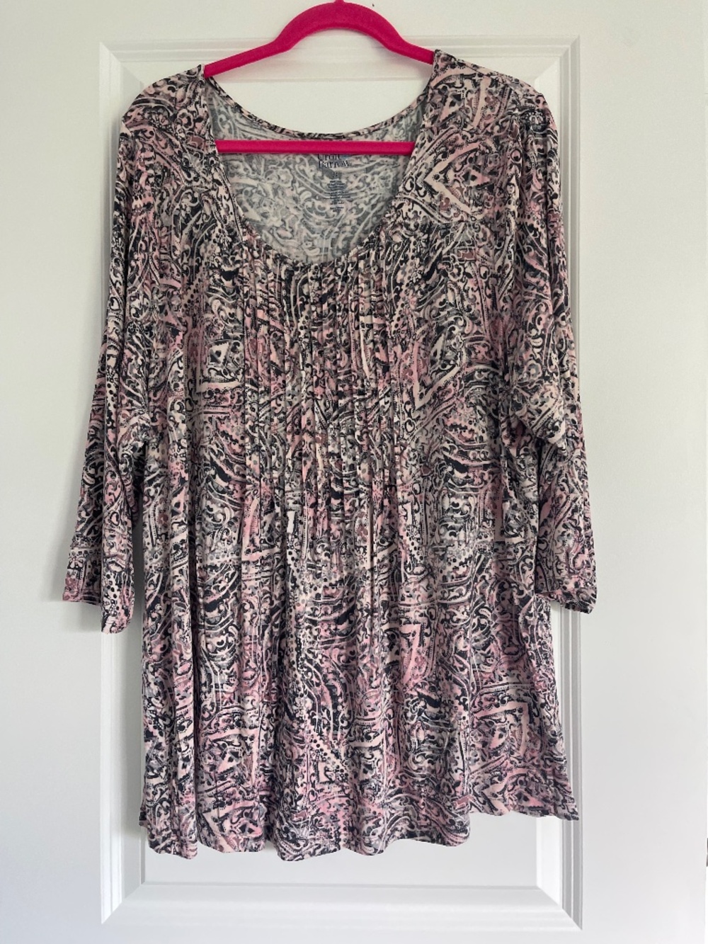 Croft & Barrow Women’s 2X 3/4 Sleeve Top Pink, Grey. White